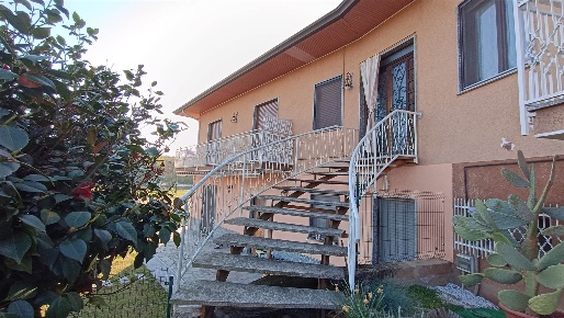 Foto Appartamento a Borgomanero Borgomanero di 114 m² con 3 locali