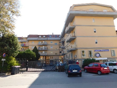 Foto Appartamento in Via Stefano Candura, Caltanissetta Centro di 100 m²