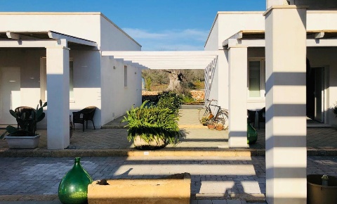 Foto Casa indipendente in Via Masseria Ungulìa 2, Sannicola di 3020 m²