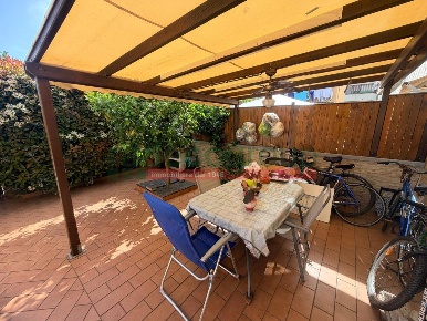 Foto Villa a schiera in Via Marco Mastacchi 295, Livorno Corea di 180 m²