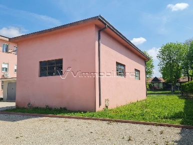 Foto Magazzino a Noventa Vicentina Centro di 105 m² con 1 locali in vendita
