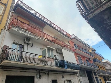 Foto Appartamento in Via Arno 59, Paternò di 107 m² con 4 locali in vendita
