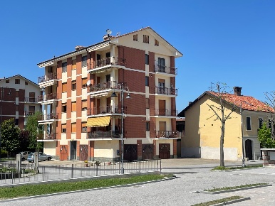 Foto Appartamento in Via 1° Maggio 12, Dogliani di 136 m² con 4 locali