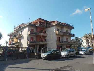 Foto Appartamento a Gravina di Catania Centro di 90 m² con 3 locali