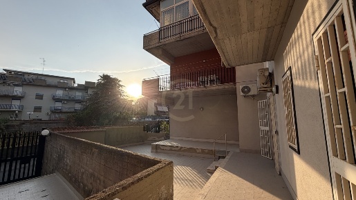 Foto Appartamento a Gravina di Catania Centro di 90 m² con 3 locali
