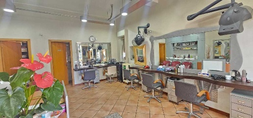 Foto Attività commerciale in Via Giuseppe de Felice 25, di 32 m² in vendita