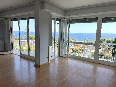 Foto Appartamento in Via Privata al Sole 56, Sanremo di 80 m² con 3 locali