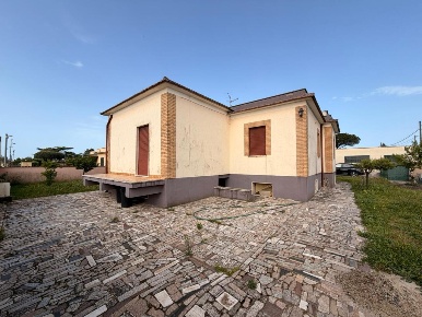 Foto Villa unifamiliare in Via Affile 12, Nettuno di 147 m² con 4 locali