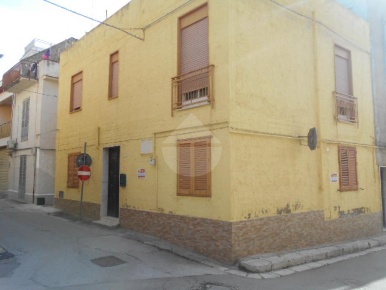 Foto Casa indipendente in Via NicolÃ² Garzilli, Castelvetrano Centro