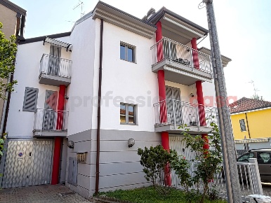 Foto Appartamento in Via Lamarmora 5, Lacchiarella Centro di 50 m²