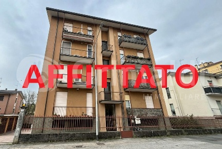 Foto Appartamento in Via De Sanctis 11, Abbiategrasso di 80 m² con 3 locali