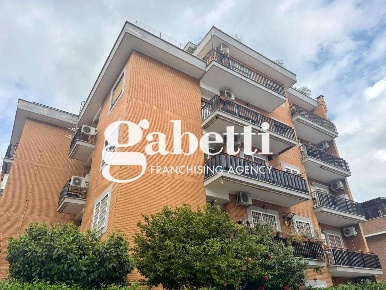 Foto Appartamento in Via ANTONIO SANTORO 8, Roma di 67 m² con 2 locali