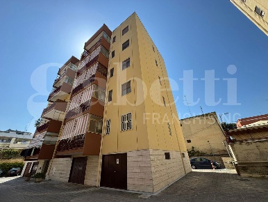 Foto Appartamento in Garibaldi, Bari Santo Spirito di 90 m² con 3 locali