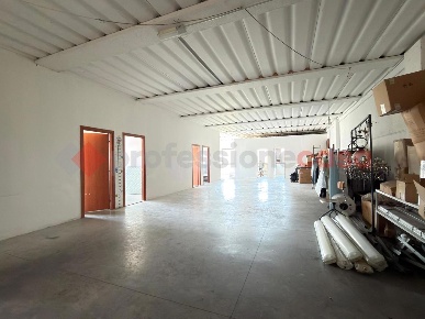 Foto Laboratorio in LocalitÃ  RIGUTINO OVEST 277, Arezzo Rigutino di 248 m²