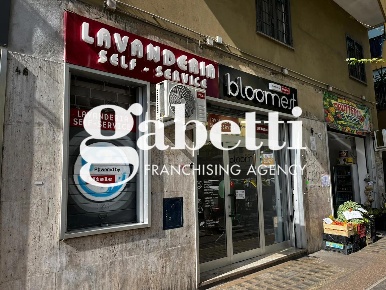 Foto Attività commerciale in Viale SAN GIOVANNI BOSCO 44, Roma Cinecittà