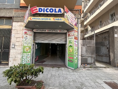 Foto Negozio in Via J.F. KENNEDY 68-70, Barcellona Pozzo di Gotto Centro