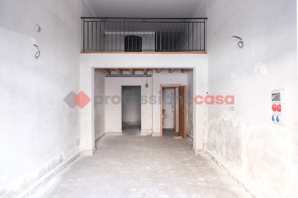 Foto Laboratorio in Via Alessandro Manzoni 30, Milazzo Centro di 90 m²