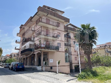 Foto Appartamento in Via A Rendano 1, Scalea Centro, Arenile di 92 m²