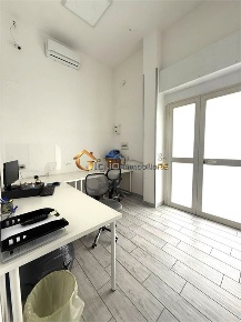 Foto Ufficio in via gian battista vico, Casoria Centro di 45 m² in affitto