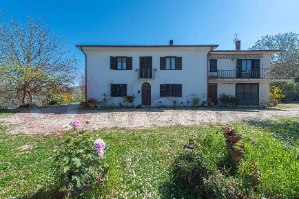 Foto Villa unifamiliare in Via Napoleone, Fontana Liri di 400 m² in vendita