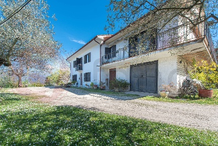 Foto Villa unifamiliare in Via Napoleone, Fontana Liri di 400 m² in vendita