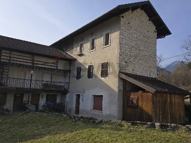 Foto Case semi ndipendenti in Via Val 9, Lamon di 140 m² con 6 locali