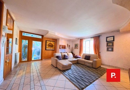 Foto Appartamento in Via Montale 9, Casapulla di 160 m² con 4 locali