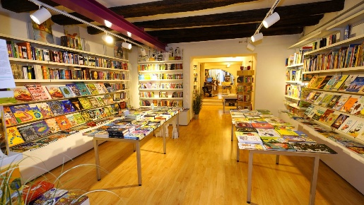 Foto Locale commerciale in Via san Martino 18, Moncalieri Centro Storico