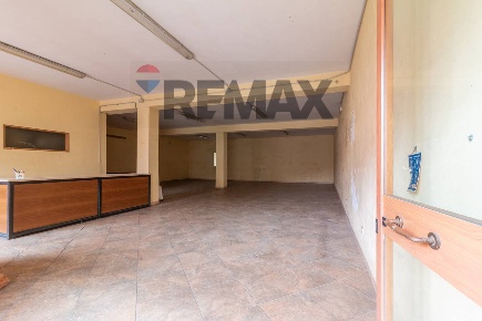 Foto Locale commerciale in Via Roma 105, Ischia di Castro di 351 m²