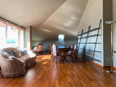 Foto Appartamento in Via Nino Carboneri, Mondovì Piazza di 178 m²