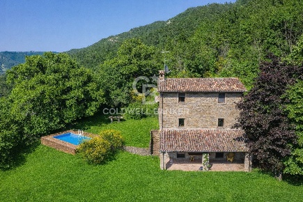 Foto Casa indipendente in Via Sompiano SNC, Borgo Pace di 216 m² in vendita