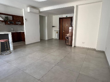 Foto Appartamento in Viale Dei Romagnoli, Roma Ostia Ponente di 75 m²