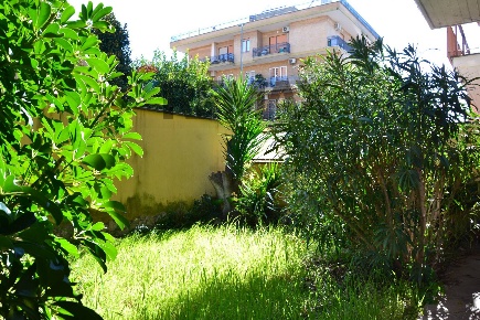 Foto Appartamento in Via Nucetto 12, Roma Casalotti di 110 m² con 3 locali
