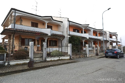 Foto Villa a schiera in via podgora 20, Santhià Centro di 235 m² in vendita