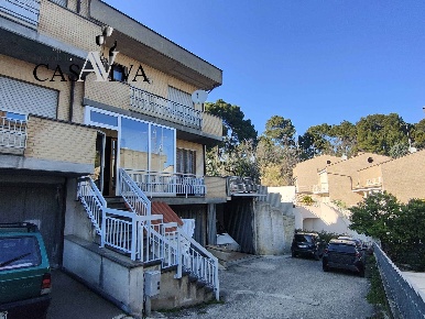 Foto Villa a schiera in via delle Retaie 7, Acquaviva Picena di 280 m²