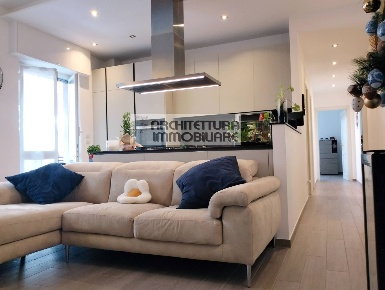 Foto Appartamento in VIA VILLAGRANDE, Varazze Centro di 79 m² con 3 locali