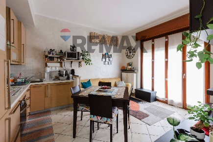 Foto Appartamento in via Edmondo De Amicis 18, Concorezzo Centro di 64 m²