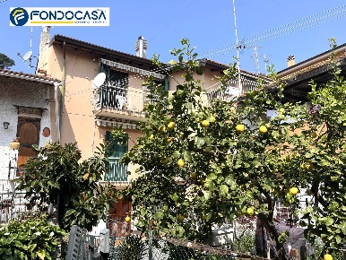 Foto Appartamento a Albisola Superiore Centro di 83 m² con 3 locali