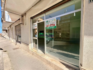 Foto Magazzino in via dei mirti, Ragusa San Luigi - Archimede di 120 m²