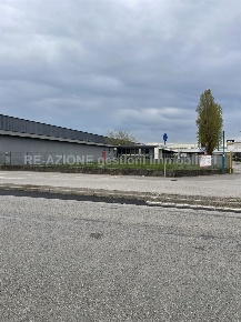 Foto Capannone industriale in Viale del Lavoro, Vicenza di 6500 m²