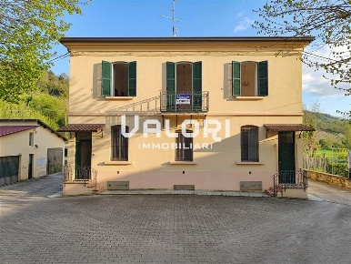Foto Appartamento in Via Samoggia, Brisighella di 110 m² con 3 locali