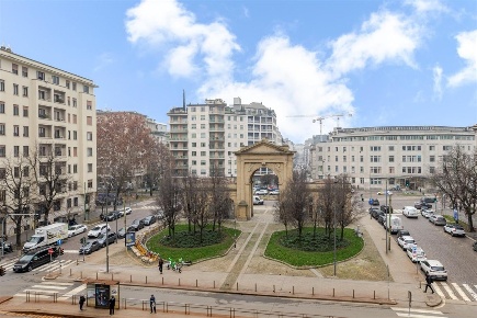 Foto Appartamento in VIA AMERIGO VESPUCCI, Milano Porta Nuova di 130 m²