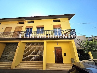 Foto Case semi ndipendenti in VIA IV NOVEMBRE, Riolo Terme Centro di 278 m²
