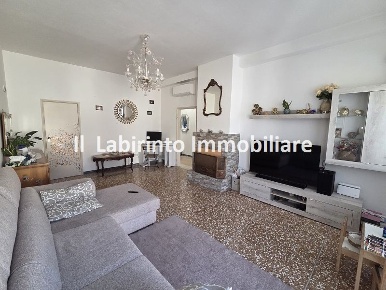 Foto Case semi ndipendenti in VIA IV NOVEMBRE, Riolo Terme Centro di 278 m²