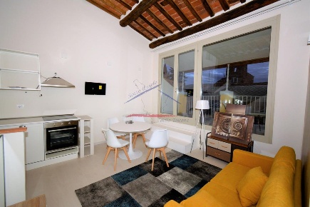 Foto Casa indipendente a Arezzo di 260 m² con 9 locali in vendita