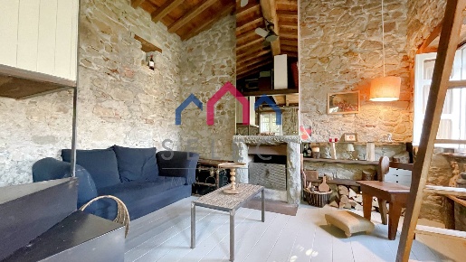 Foto Rustico a Bagni di Lucca di 40 m² con 2 locali in vendita