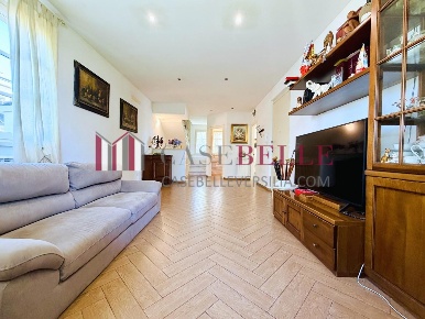 Foto Casa indipendente a Camaiore Lido di Camaiore di 160 m² con 5 locali