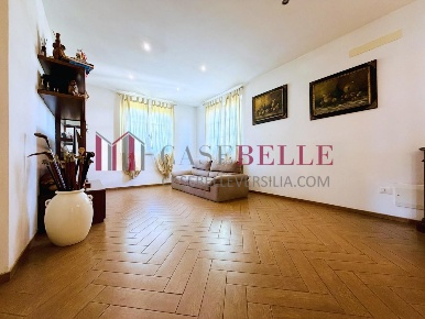 Foto Casa indipendente a Camaiore Lido di Camaiore di 160 m² con 5 locali