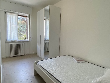 Foto Appartamento in Via Sirtori  6, Lecco Centro di 85 m² con 4 locali