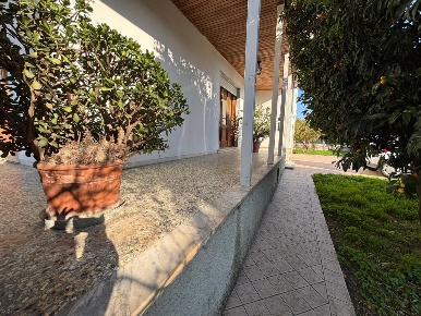 Foto Villa unifamiliare a Massa Marina di Massa Centro di 164 m² in vendita